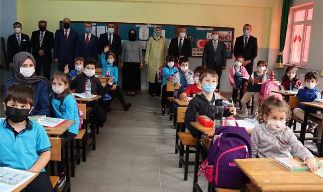 Rize'de 55 bin öğrenci ile ilk ders zili çaldı