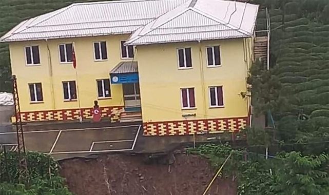 Rize'de bahçesi çöken okulda eğitime başlanamadı