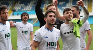 Pazarspor uzatmalarda güldü: Seri 4'e çıktı