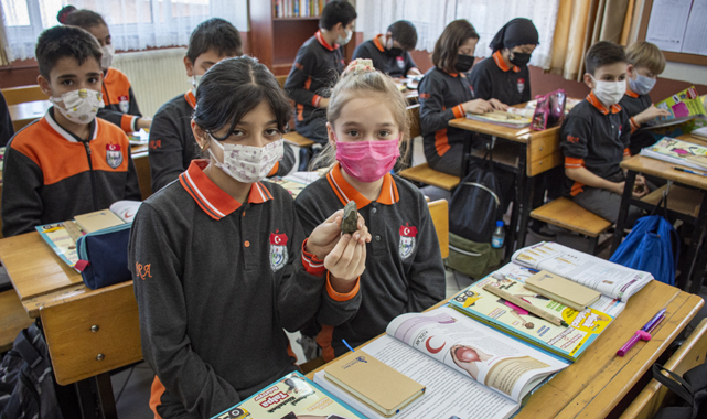 Çayeli bakır geleceğin minik madencilerine destek oldu