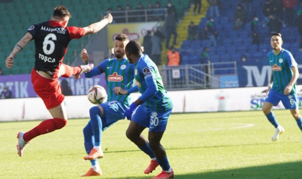 Çaykur Rizespor sahasındaki seriyi son maçta bozdu