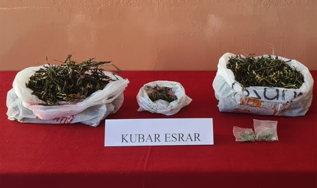 Pazar'da 573 gram esrar yakalandı