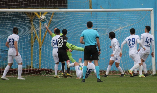 Pazarspor lider Pendikspor'a boyun eğdi