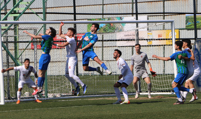Çaykur Rizespor U19 son saniyede 1 puanı kurtardı