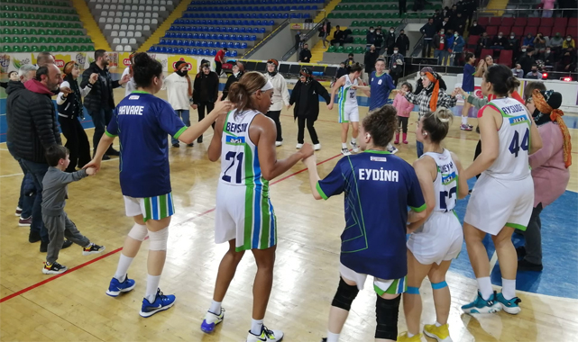 Rize Belediyesi'nden horonlu galibiyet kutlaması