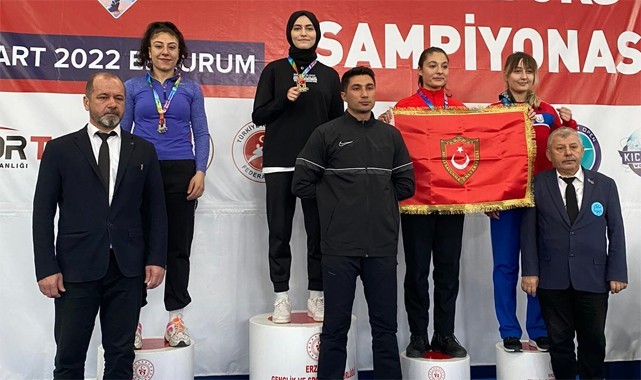 RTEÜ'lü Sena Amine Nur Özgen altın madalya aldı