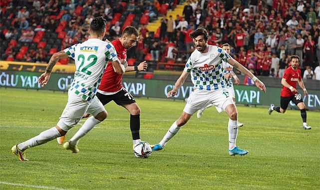 Çaykur Rizespor Süper Lige puansız veda etti