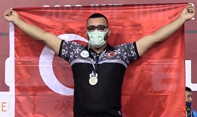 Rizesporlu Halterci Onur Demirci dünya 2.'si oldu