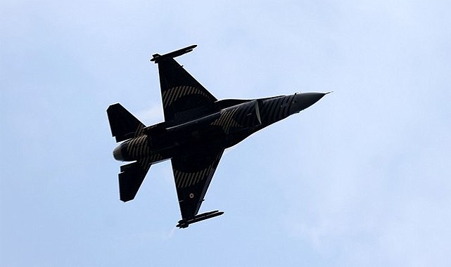 SOLOTÜRK Rize semalarında gösteri uçuşu yaptı