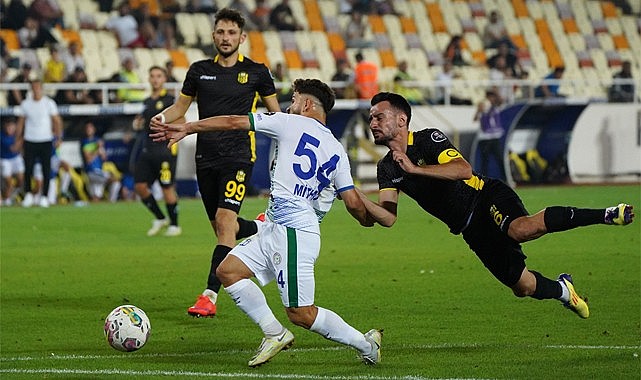 Rizespor ligin ilk galibiyetini aldı