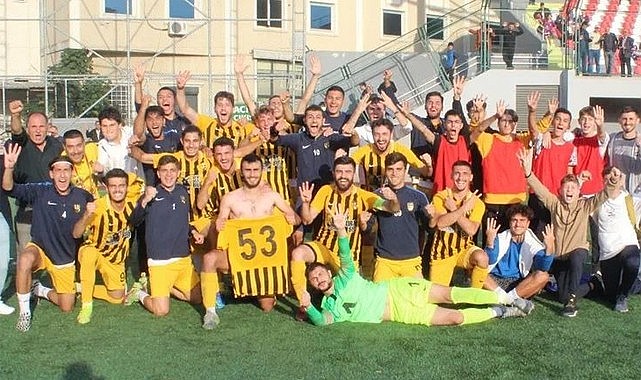 Rizeli gençlerin oynadığı Bayburt 1918'den müthiş dönüş