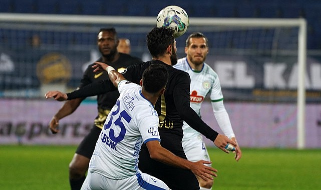 Çaykur Rizespor ilk yarıda fişi çekti