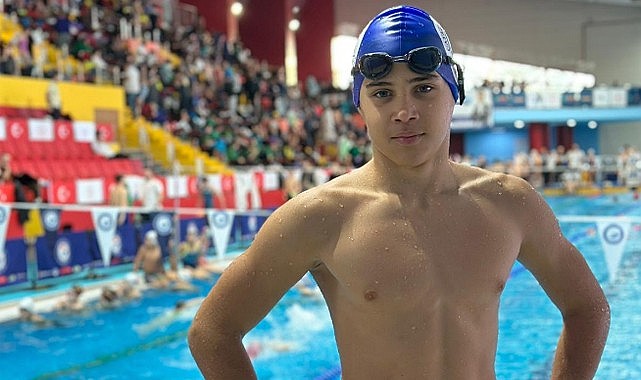 Rizesporlu Yüzücü Altın Madalya kazandı