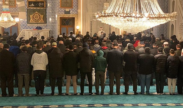 Rize'de Aileler Sabah Namazında bir araya geldi