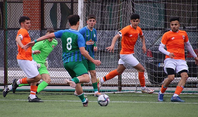 U19 ilk yarı başka ikinci yarı başka: 3-0 galipken 3-3