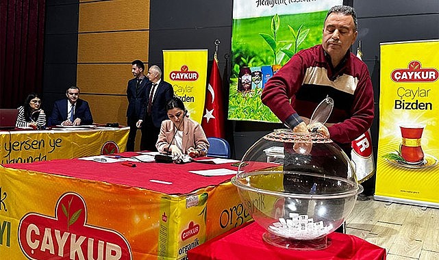 Çaykur'a alınacak mevsimlik işçiler için kura çekimi yapıldı