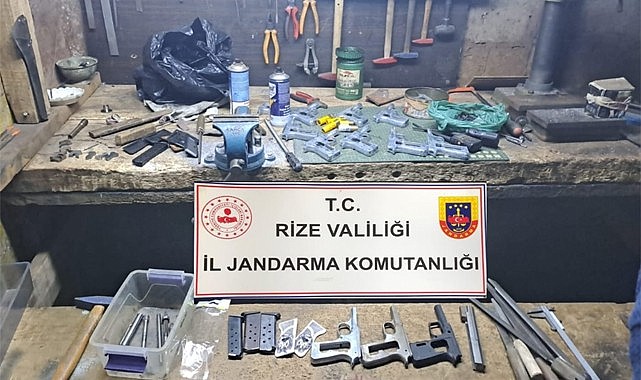 Pazar'da kaçak silah imal edilen atölyeye baskın