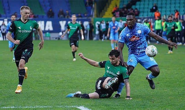 Uzatmada gelen penaltı Rizespor'a ilaç oldu