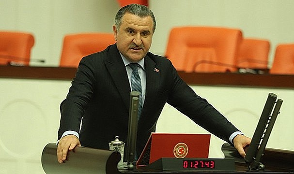 Osman Aşkın Bak yeniden Gençlik ve Spor Bakanı oldu