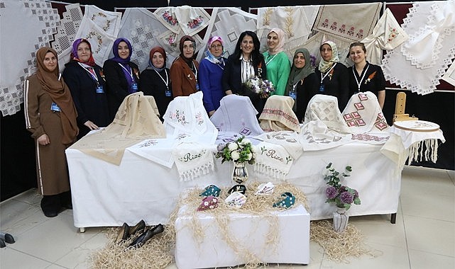 Rize'de kadınların hazırladığı el sanatı ürünler görücüye çıktı