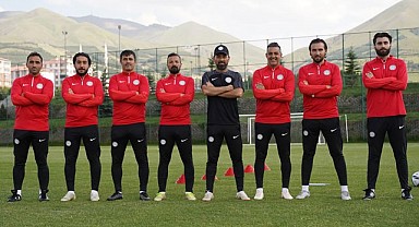 İlhan Palut'un teknik ekibi belli oldu