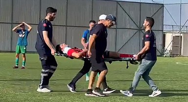 Maçta bilincini kaybeden futbolcu hastaneye kaldırıldı