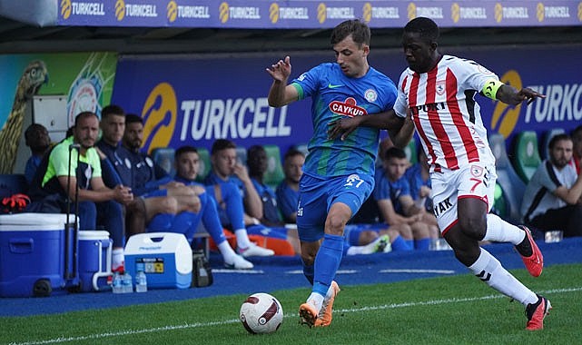 Çaykur Rizespor 10 kişiyle 3 puanı aldı