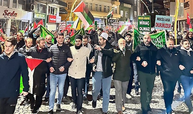 Rize'de İsrail'in Gazze'deki hastaneye yaptığı saldırı protesto edildi