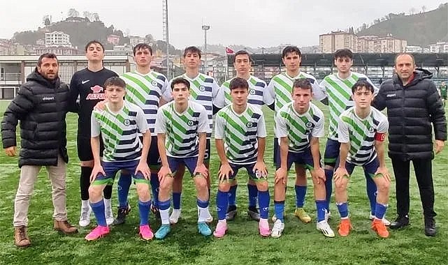 Rize Belediyespor U17 Veliköyspor'a şans tanımadı