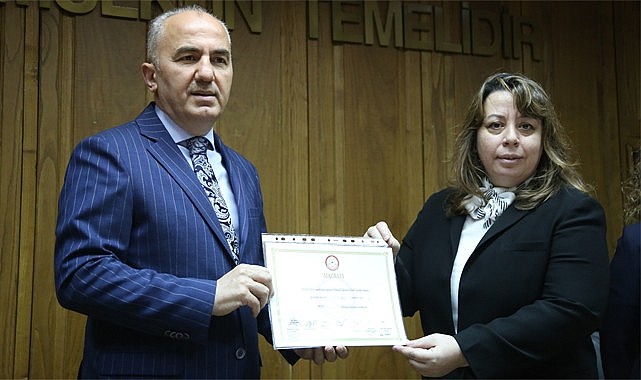 Başkan Metin yeni dönem için mazbatasını aldı