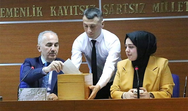 Rize Belediyesi'nin yeni Meclisi ilk toplantısını yaptı