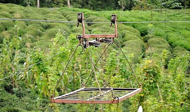 Rize'de ilkel teleferikten düşen 2 kadın yaralandı
