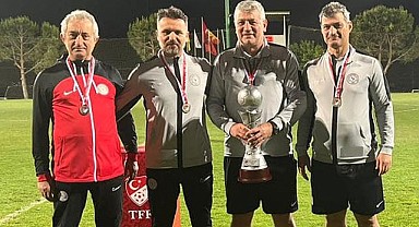 Çaykur Rizespor U19 kupasını aldı