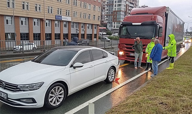 Gazeteciler kazayı ucuz atlattı