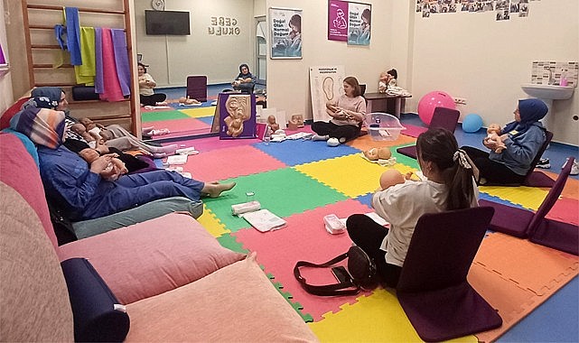 Rize'de anne adaylarına gebelik eğitimleri devam ediyor