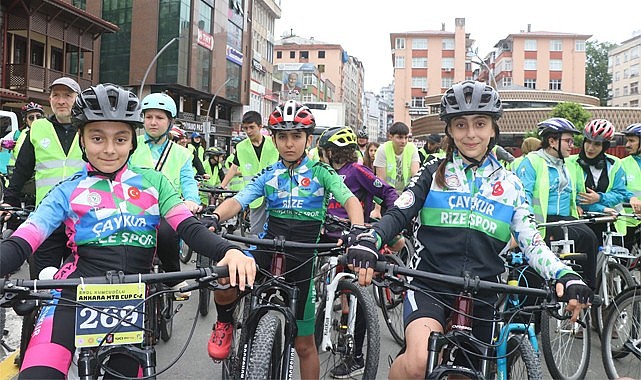 Rize’de 12. Yeşilay Bisiklet Turu gerçekleşti