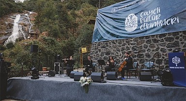 Ağaran Şelalesi'nde sanat rüzgarı esti