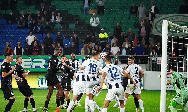 Rizespor uzatmada puandan oldu: Palut İstifa sesleri yükseldi