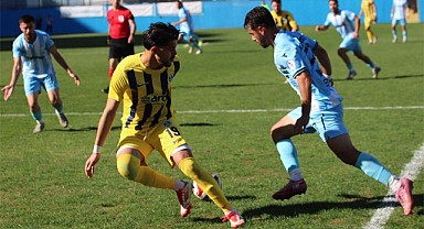 Pazarspor ilk yarıda 3 puanı aldı