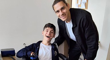 Rizesporlu futbolcu Taylan Antalyalı Engelli Bireylerle bir arada