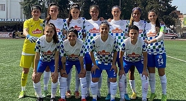 Çaykur Rizespor Kadın Futbol takımı liderden fark yedi