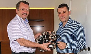 Hakan Burak Uz'dan Sütlüoğlu'na veda ziyareti