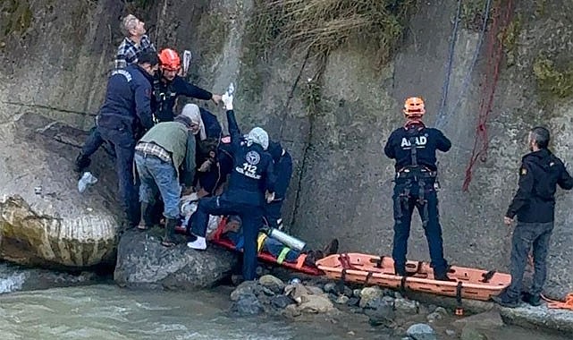 Rize'de dereye düşen yaşlı adam hayatını kaybetti