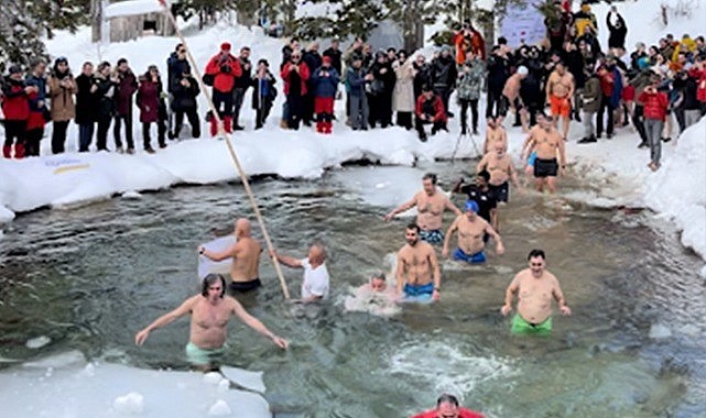 Rize'de 8. Kış Yüzme Şenliği başlıyor