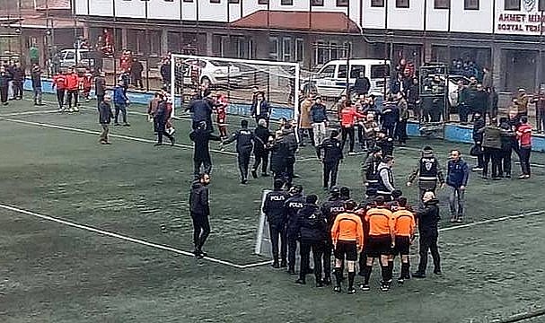 Rize'deki kritik amatör lig maçında olay çıktı