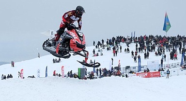 Rize'de adrenalin zirvede: SNX Dünya Kar Motosikleti Şampiyonası Handüzü'nde başladı