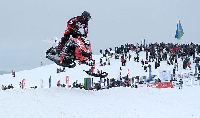 Rize'de adrenalin zirvede: SNX Dünya Kar Motosikleti Şampiyonası Handüzü'nde başladı