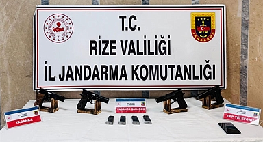 Çayeli'nde cephanelik gibi ev! Çok sayıda ruhsatsız silah ele geçirildi