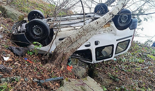 Kalkandere'de feci kaza: Kamyonet dereye yuvarlandı, 1 ölü, 1 ağır yaralı