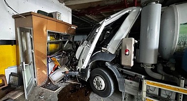 Rize'de facianın eşiğinden dönüldü: Sürücüsüz Vidanjör Otoparka daldı: 1 yaralı